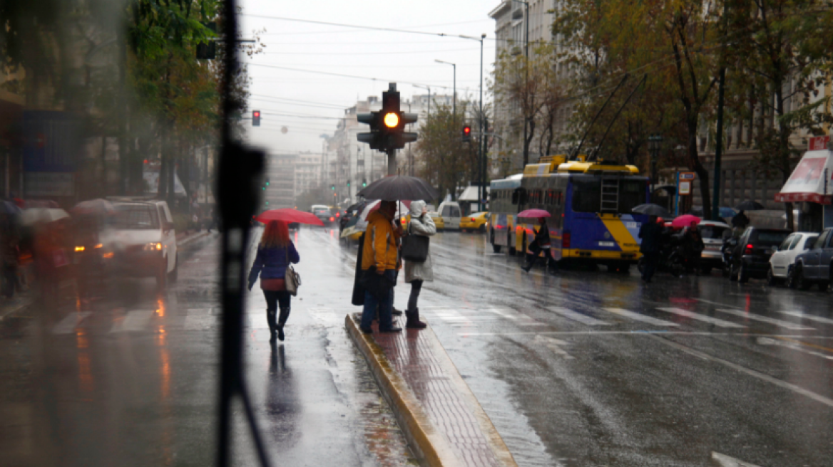 Έκτακτο δελτίο επιδείνωσης καιρού: Ερχονται βροχές και καταιγίδες